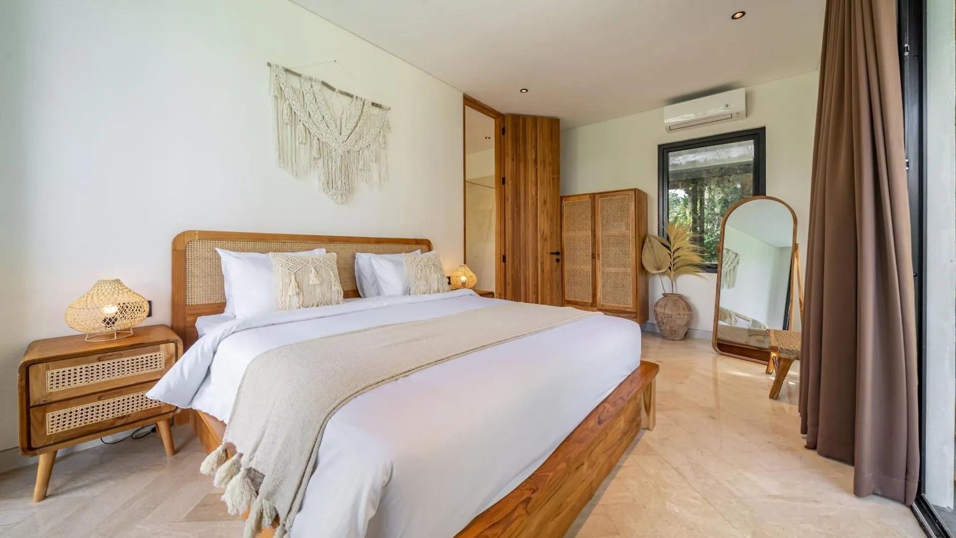 Luxury Unveiled - 3 Bedroom Villa With Pool - Your Ubud Escape Indonesia